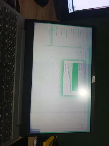 Notebook Lenovo Ideapad S145 liga normal - tela com defeito