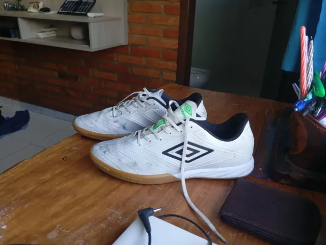 Chuteira/tênis de futsal