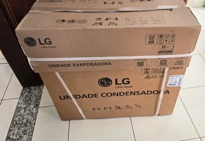 Ar Condicionado Split Inverter LG Hi Wall Dual Voice +AI 9000 BTUs Frio 220V - Novo e Lacr