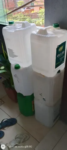 Vendo cada um a 25 reais(20L)