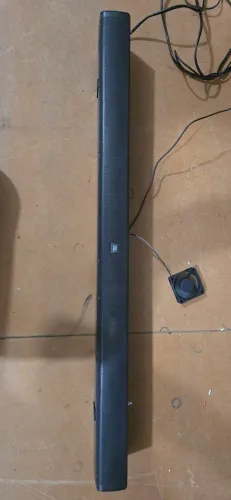 Barra soundbar jbl bar 5.1 com defeito