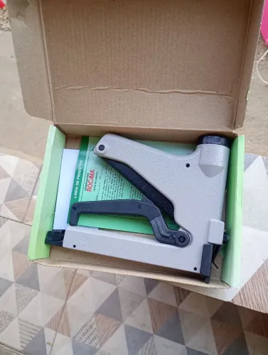 Grampeador. Rocama semi novo
