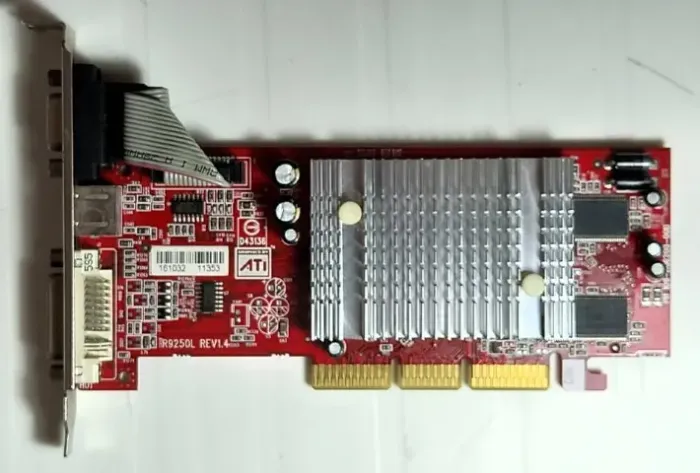Placa de vídeo ATI Radeon R9250L - Vintage