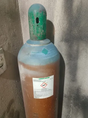 Vendo cilindro de gás para solda mig novo