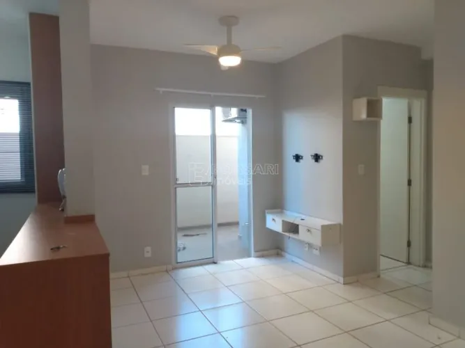 Apartamento com dois quartos , térreo com quintal para locação Condomínio Parque dos Jequi