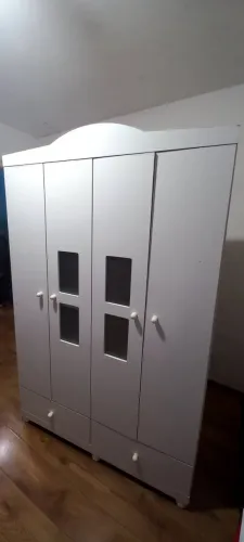 Oportunidade! Guarda-Roupa Infantil Branco 4 Portas | Espaçoso e Bem Conservado