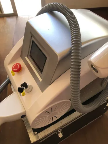 LASER ND YAG Q SWITECHED PARA RETIRADA DE PIGMENTOS E TATUAGENS