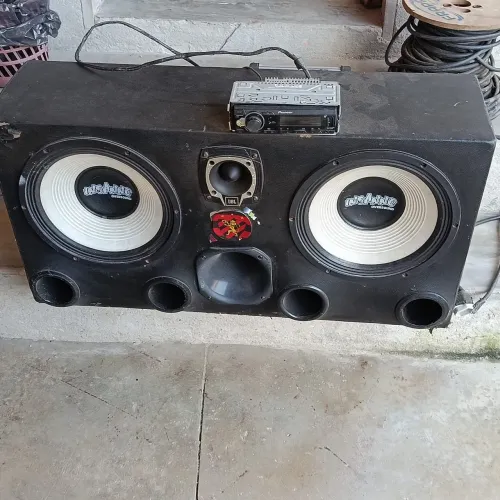 Caixa de som de carro completo
