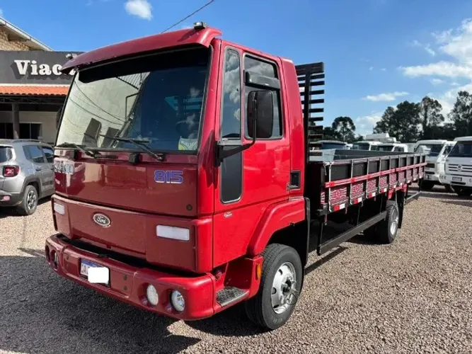 Ford Cargo 815 ano 00/01 carroceria R$ 135.000,00 av