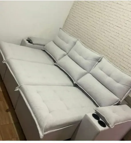 Sofá Retrátil Reclinável 3 lugares com mola ensacada Pilow com porta copo.