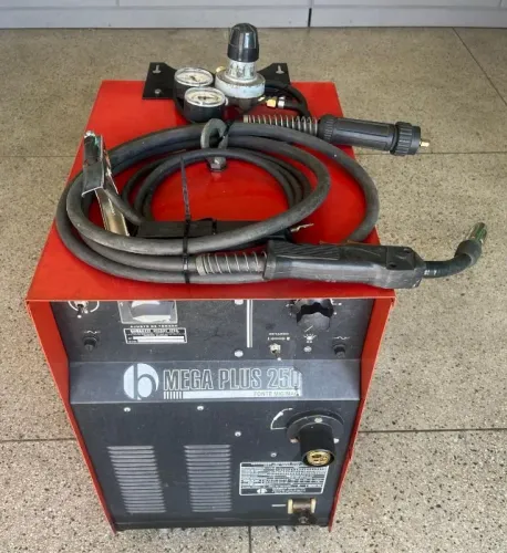 Máquina de Solda Mig Bambozzi Megaplus 250 Trifásica Revisada