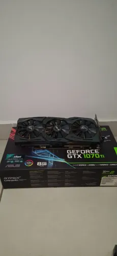 Placa de Vídeo GTX 1070 Ti ROG Strix 8GB