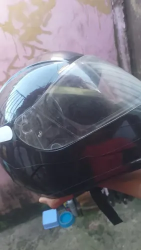 Capacete fechado, ótimo para o dia a dia ,ande com sua moto