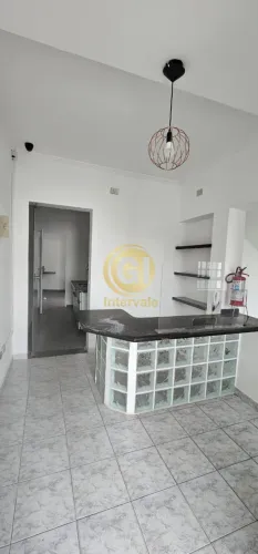 Sobrado comercial para alugar Jacareí 4 salas 3 banheiros ideal clínica consultório escrit