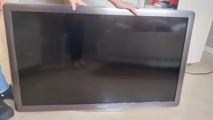 Vendo TV  TV Philips -  40 polegadas com tecnologia de tela LCD e resolução Full HD (1920 