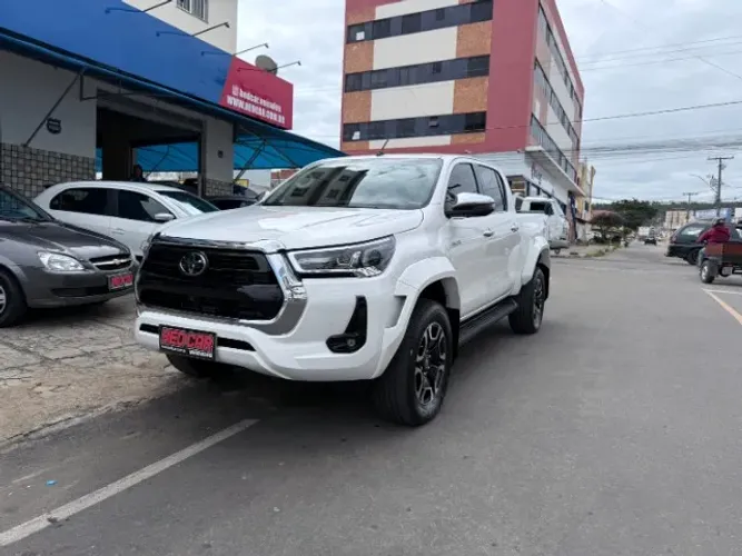 Toyota Hilux CD SRX Plus 4X4 2.8 TDI Die. Aut. 2025