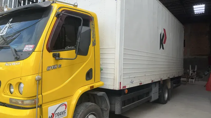Transporte de materiais diversos para empresas e comércios.