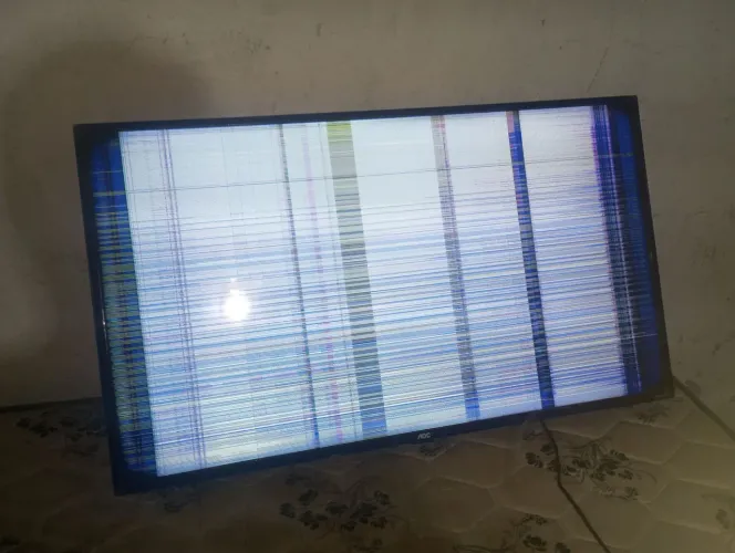 Tv smart AOC 43 com problema no display.