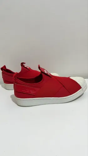 Adidas Superstar Slip-On feminino na cor vermelha