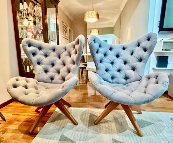 Lindas Poltronas Giratoriad azul acizentado em perfeito estado 1.850,00 as duas