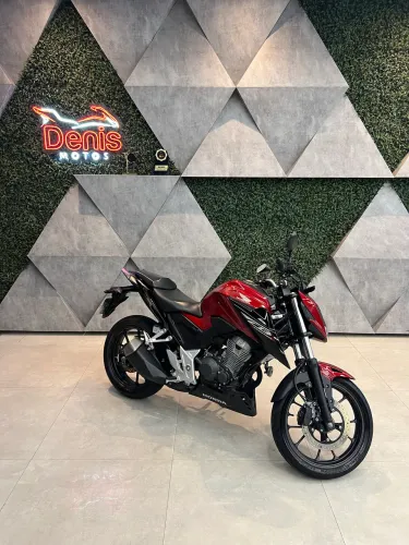 Vendo ou Troco CB TWISTER 300F Abs 2025.