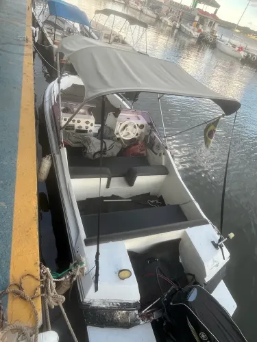 Lancha 17 pés com motor yamaha 40 HP 