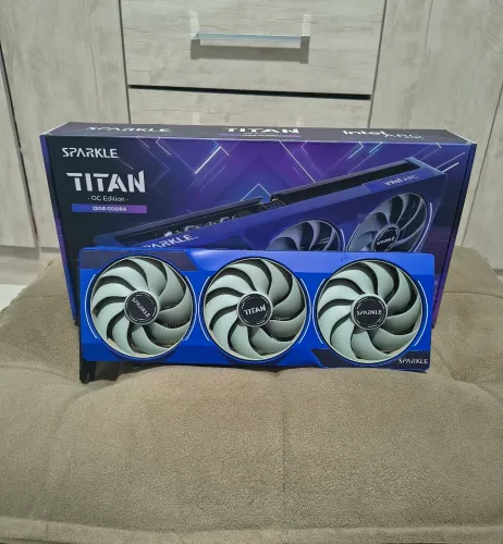 Placa de vídeo Intel Arc B580 Titan Sparkle