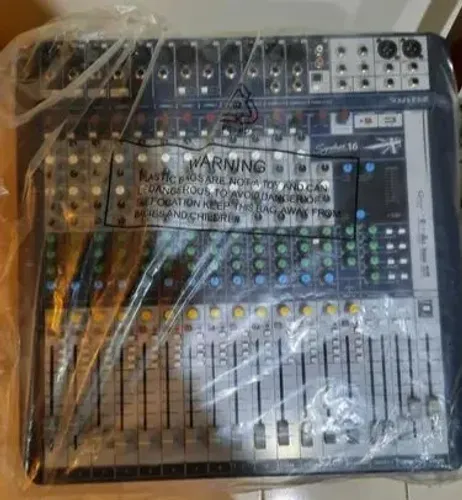 Soundcraft Signature 16
