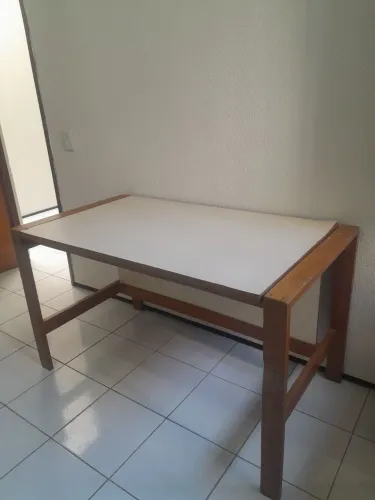 Escrivaninha / Birô de madeira