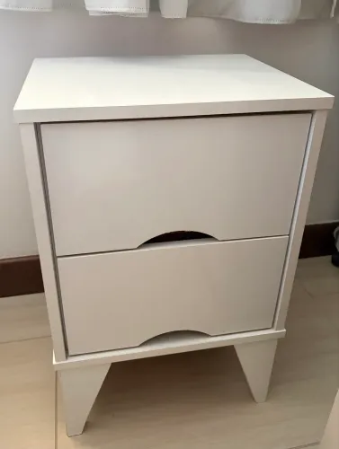 Mesa de Cabeceira Branca Retrô 2 Gavetas