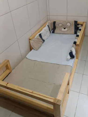 Vendo cama montessoriana semi nova em perfeito estado