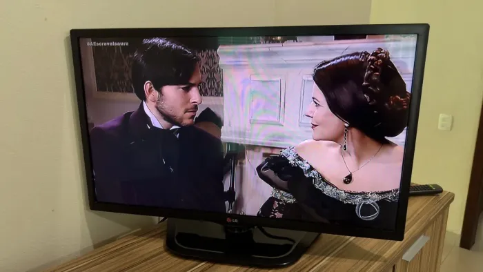 TV LG 32? LED HD com HDMI e USB - Funcionando Perfeitamente