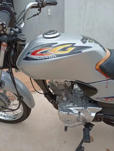 Titan 2001