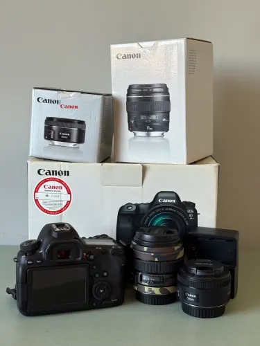Câmera Canon EOS 6D Mark II - IMPECÁVEL