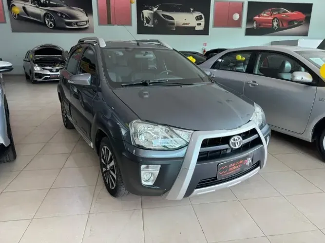 Toyota Etios Cross 1.5 Flex 16V 5P Mec. 2016