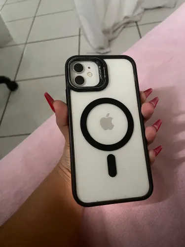 Vendo iPhone 11 na caixa