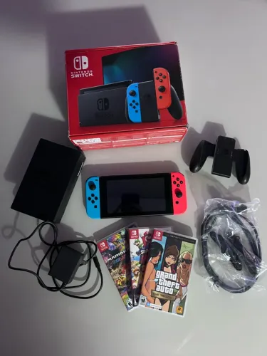 Nintendo Switch + 3 jogos