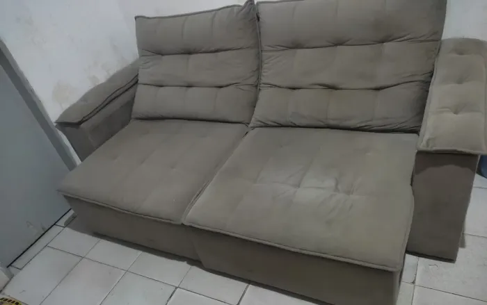 Vende-se sofá retrátil e reclinável grande 