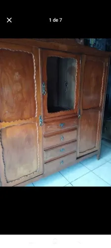 Guarda roupa antigo decada 50, madeira nobre.
