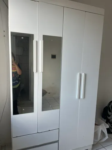 Guarda-roupa 4 portas branco 