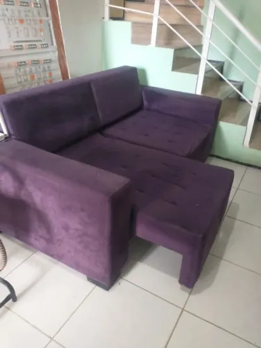 Sofá grande e retrátil 