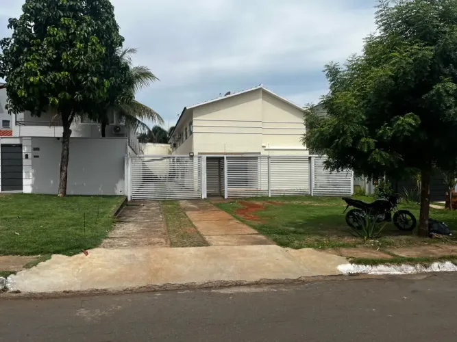 Aluga - se Sobrado 4 Quartos sendo 3 suítes no Condomínio House Garden jaó