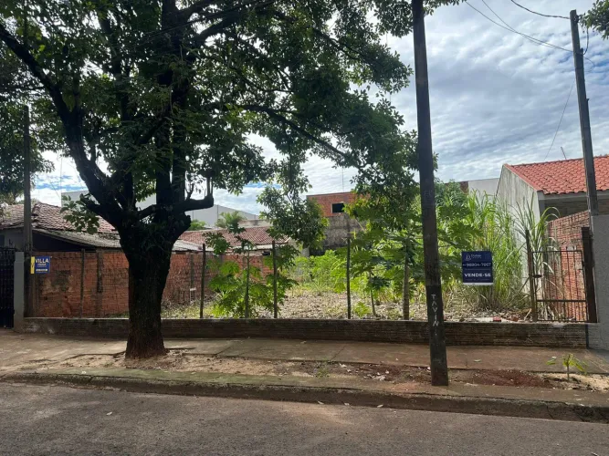 Terreno à venda com 300 m2, 12 metros de frente e excelente potencial construtivo