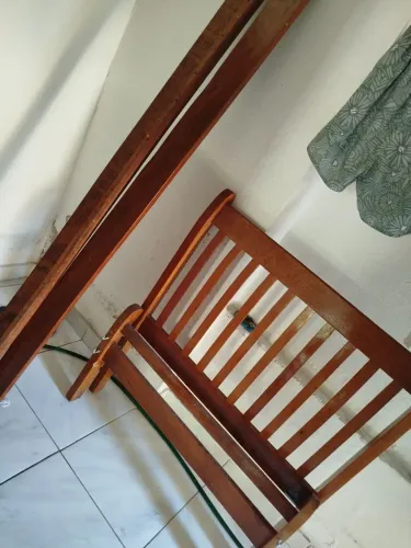 Cama de madeira maciça - solteiro