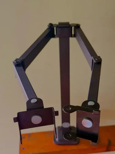 Braço articulado para 2 monitores 