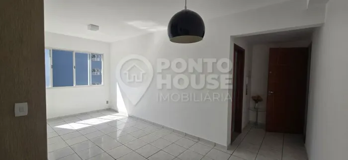 Apartamento à venda no bairro Ipiranga com 2 dormitórios, 1 banheiro e 1 vaga
