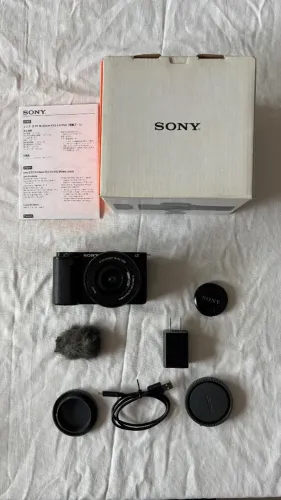 Sony ZV-E10 + Lente 16-50mm + Cage SmallRig + Top Handle SmallRig