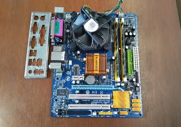 kit placa mae gigabyte ga g35m core2duo E4500 e 4gb de ram ddr2