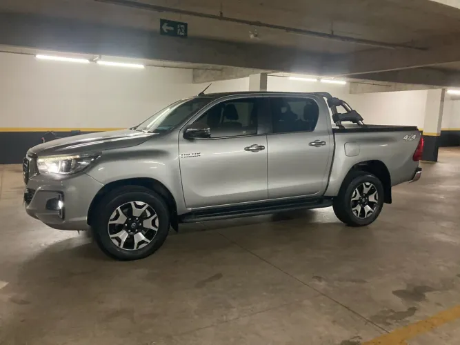 Toyota Hilux CD SRX 4X4 2.8 TDI 16V Diesel Aut. 2020