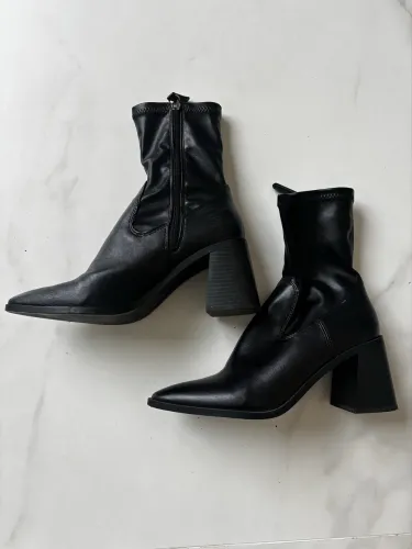 Bota seminova Zara